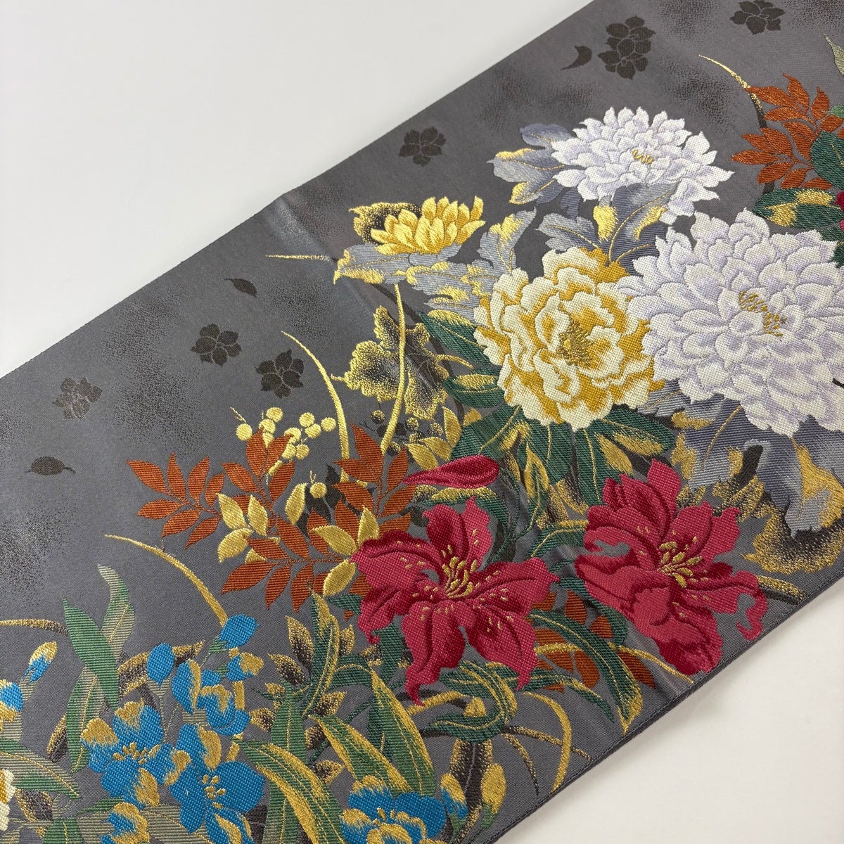 袋帯 逸品 中村乃武夫 落款あり 草花 金糸 箔 灰色 六通 正絹｜中古