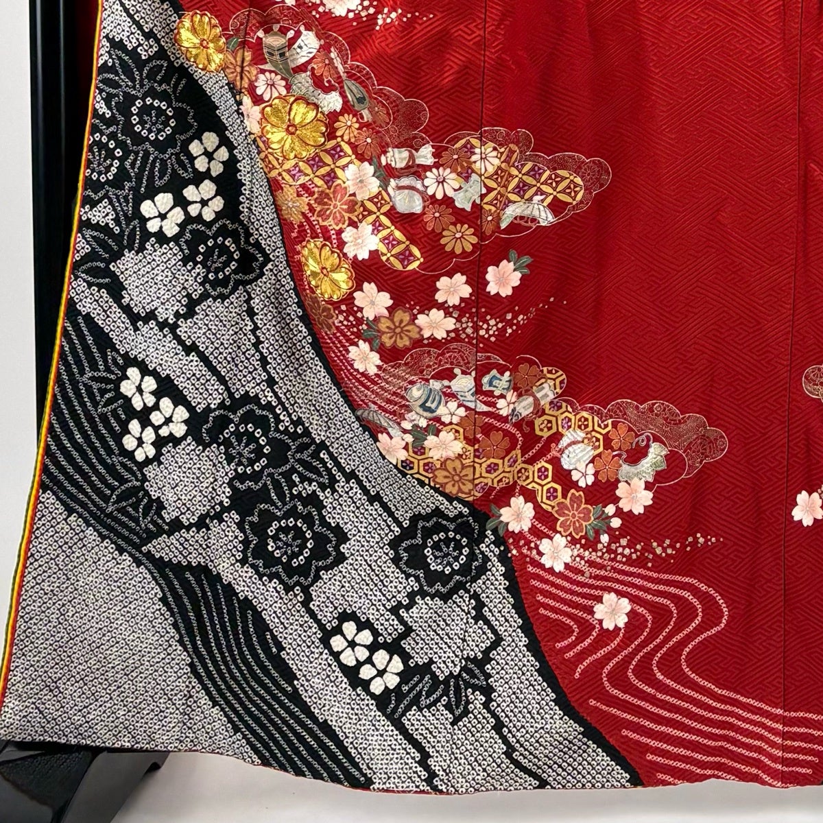 振袖 身丈163cm 裄丈66cm M 袷 桂由美 落款あり 宝尽くし 桜 金糸 金銀