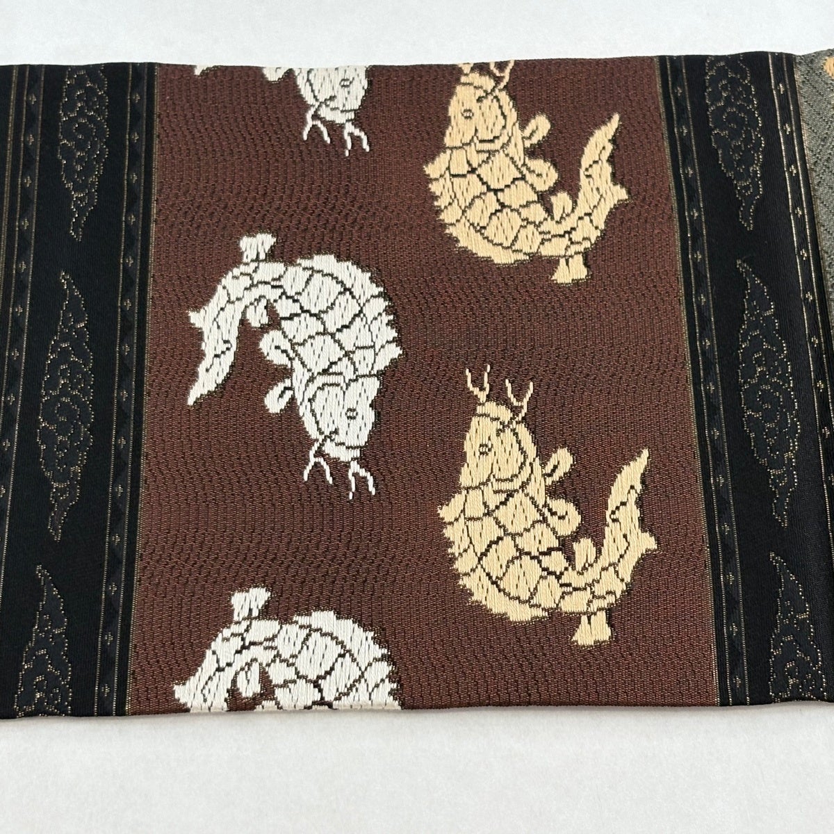 美品】 名古屋帯 名品 荒磯 菊唐草 箔 黒 正絹｜中古・古着