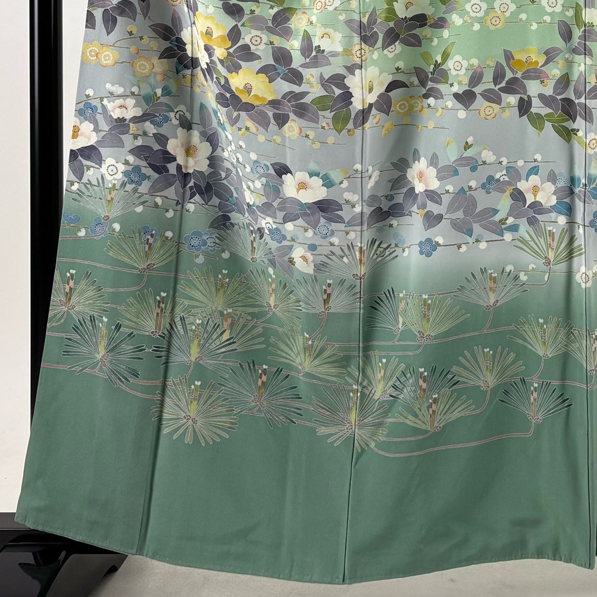 訪問着 身丈159cm 裄丈67.5cm L 袷 落款あり 椿 松梅 薄緑 正絹 秀品