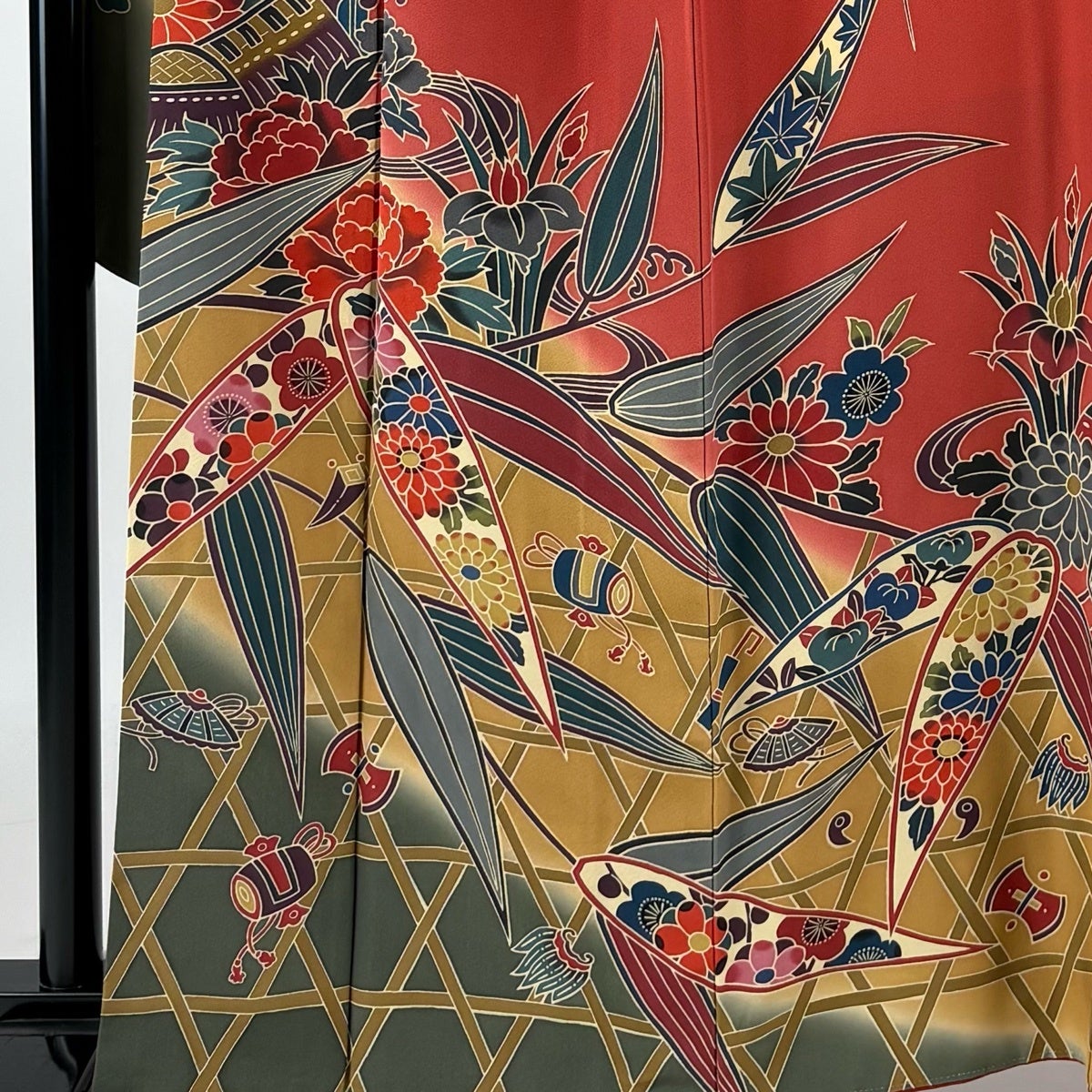 【最終値下げ】正絹 振袖 着物セット身丈162cm 裄67.4cm 振袖 身丈162cm 裄丈67.5cm L 袷 牡丹 笹 染め分け ぼかし 茜色 正絹