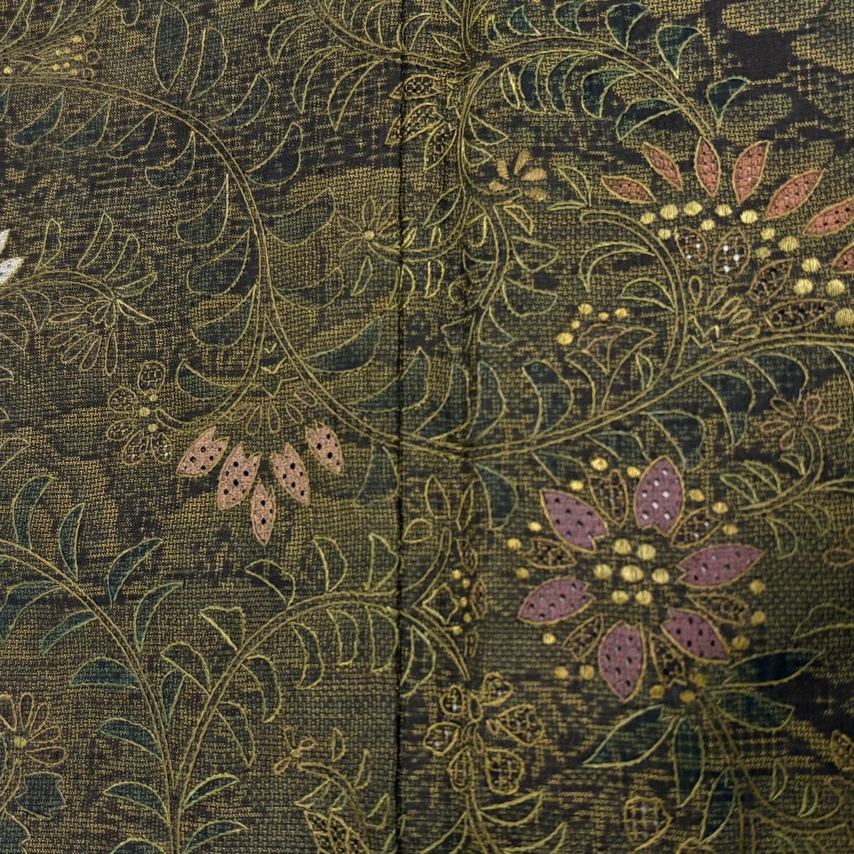 美品】 付下げ 身丈160cm 裄丈65.5cm M 単衣 紬地 花唐草 建物 刺繍 茶