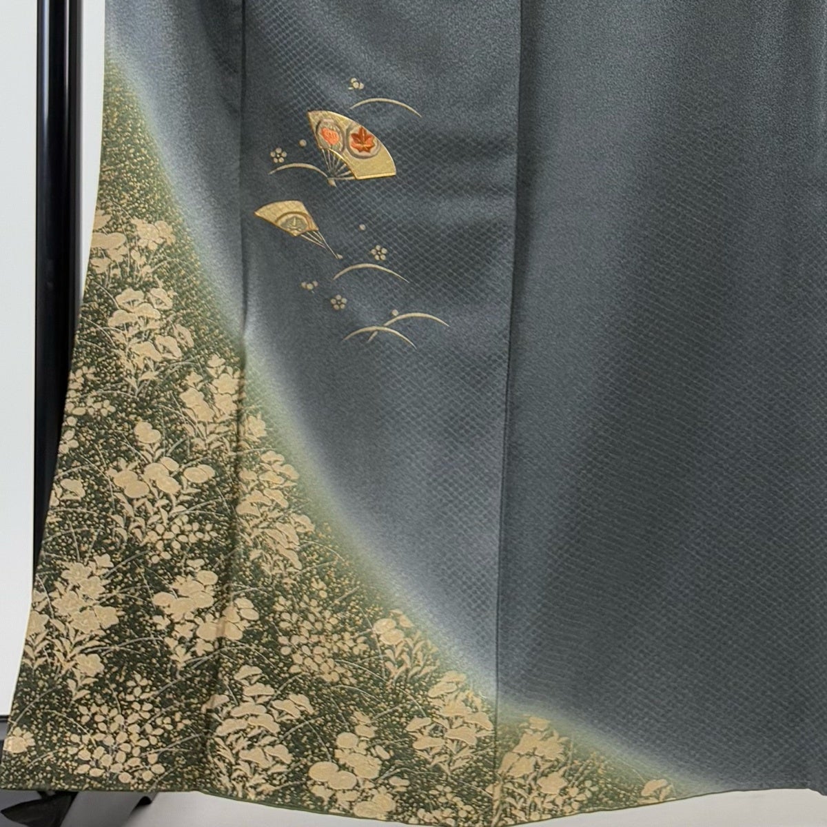 付下げ 身丈164cm 裄丈63.5cm S 袷 扇 草花 金糸 刺繍 深緑 正絹 秀品