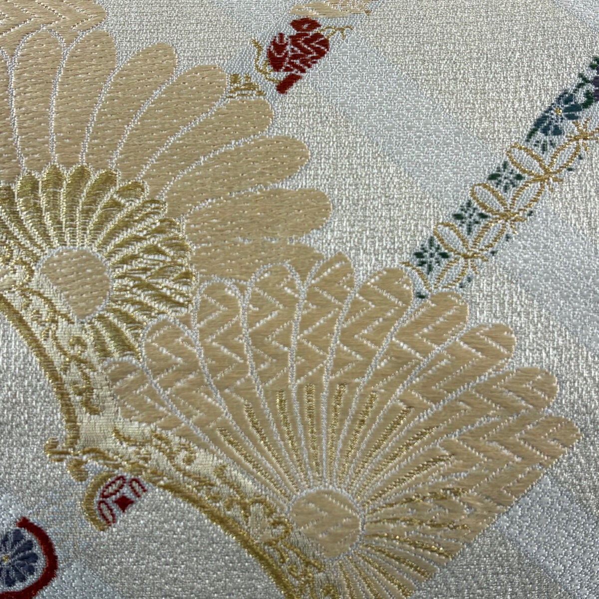 美品】 袋帯 秀品 草花 斜め格子 金銀糸 唐織 クリーム 六通 正絹