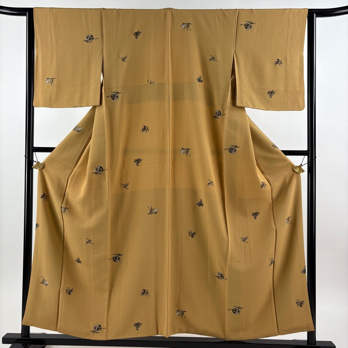 小紋 身丈158.5cm 裄丈63cm 正絹 秀品 【中古】 美品】 小紋 身丈158.5cm 裄丈63cm S 袷 前田仁仙 落款あり 連珠文 花