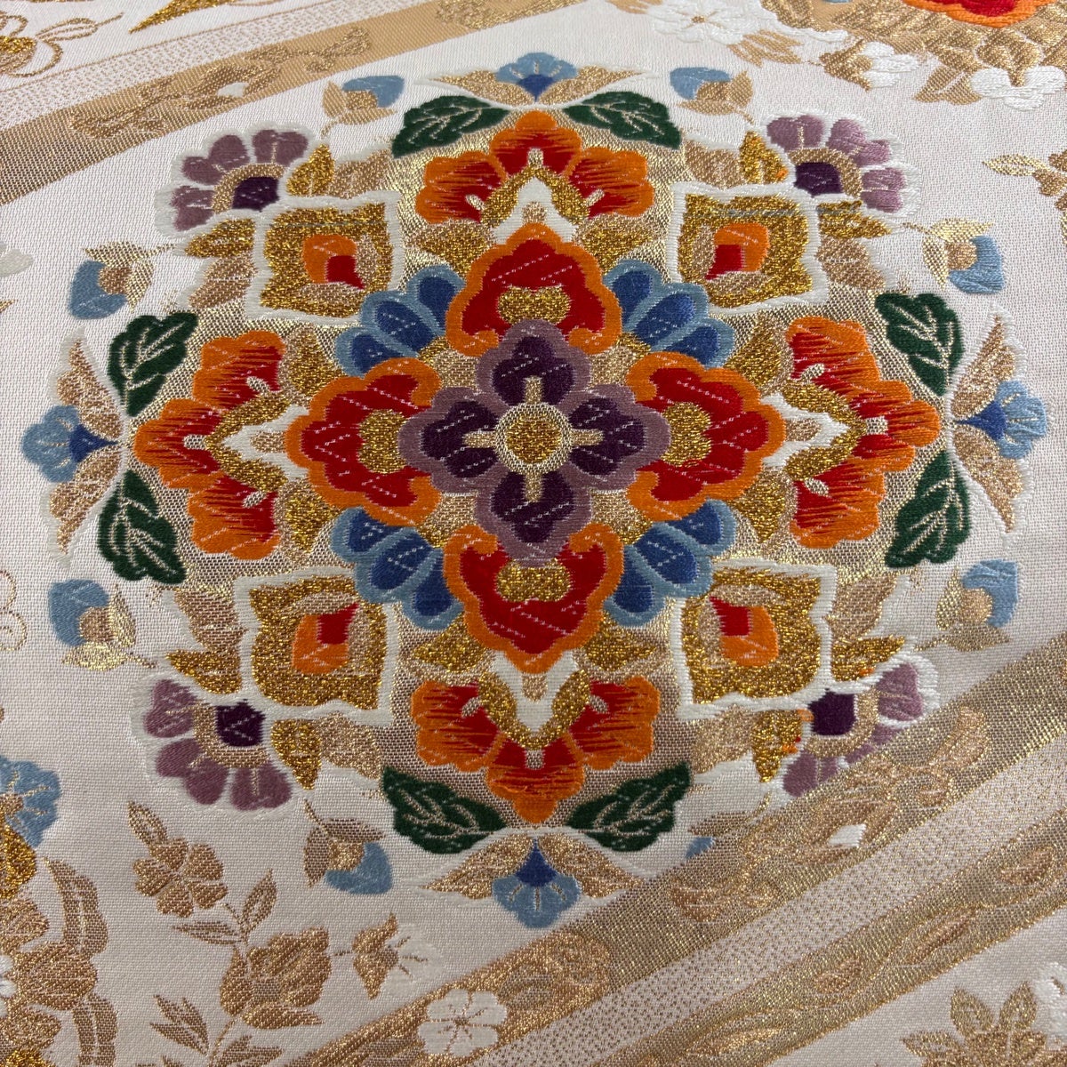 袋帯 秀品 華文 草花 金糸 箔 ベージュ 六通 正絹｜中古・古着