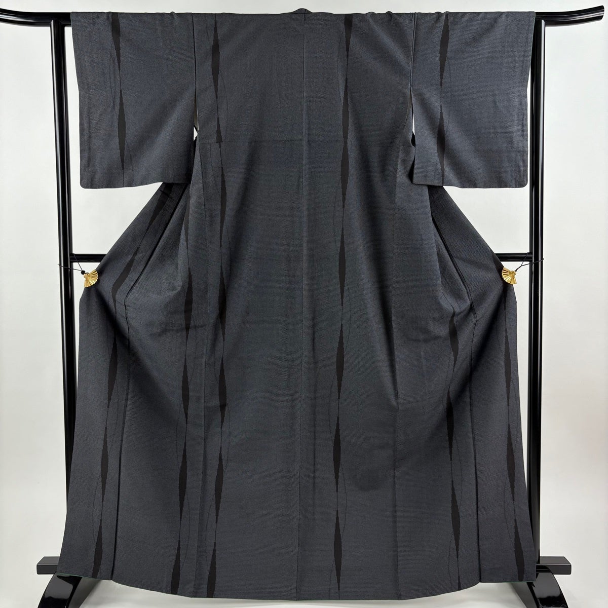 紬 身丈162cm 裄丈68cm L 袷 七宝 亀甲絣 焦茶色 正絹 名品｜中古
