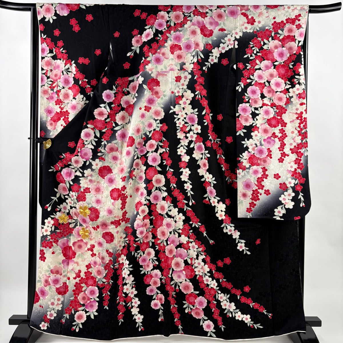美品】 振袖 身丈166cm 裄丈64cm M 袷 桜 地紋 金糸 金彩 黒 正絹 名品