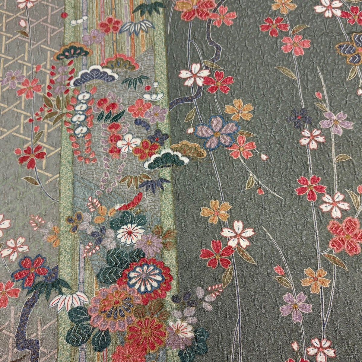 反物 秀品 小紋 松竹梅 桜 金彩 灰緑 正絹｜中古・古着・リサイクル