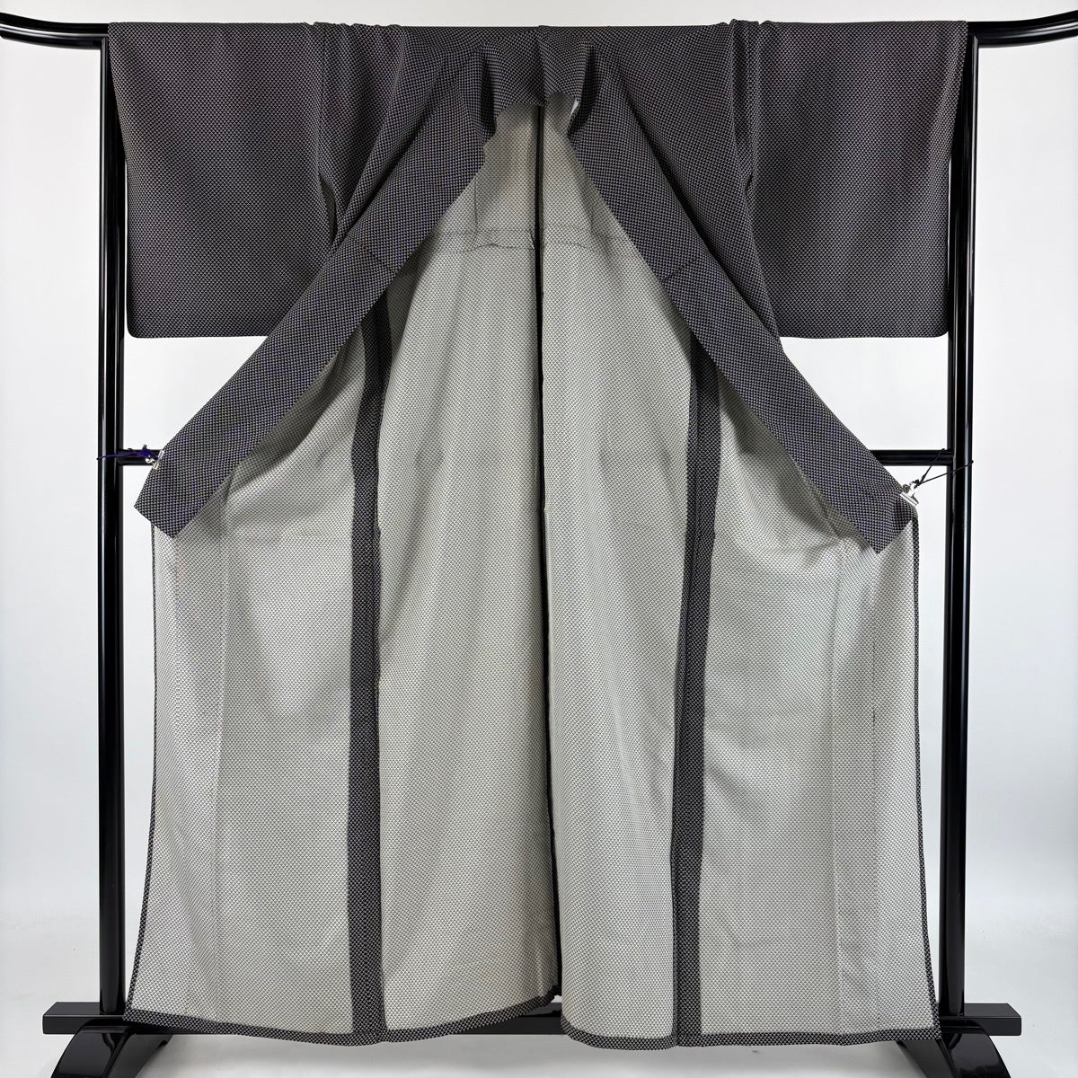 40%OFF お召 身丈160.5cm 裄丈66cm M 単衣 幾何学模様 黒 正絹 逸品