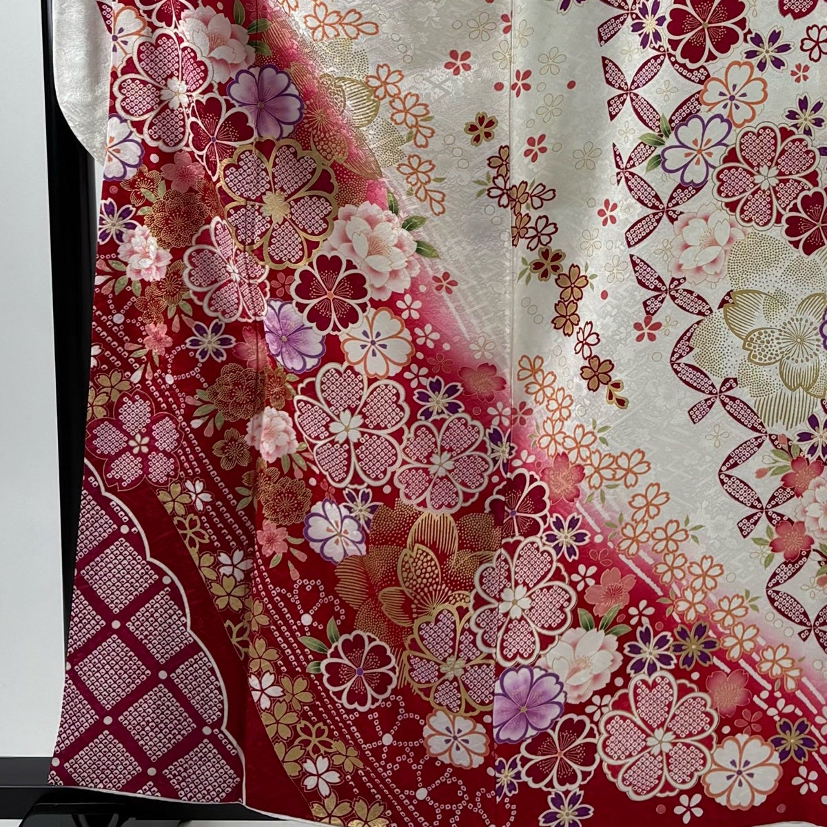 美品】 振袖 身丈158.5cm 裄丈65cm M 袷 桜 草花 金彩 染め分け