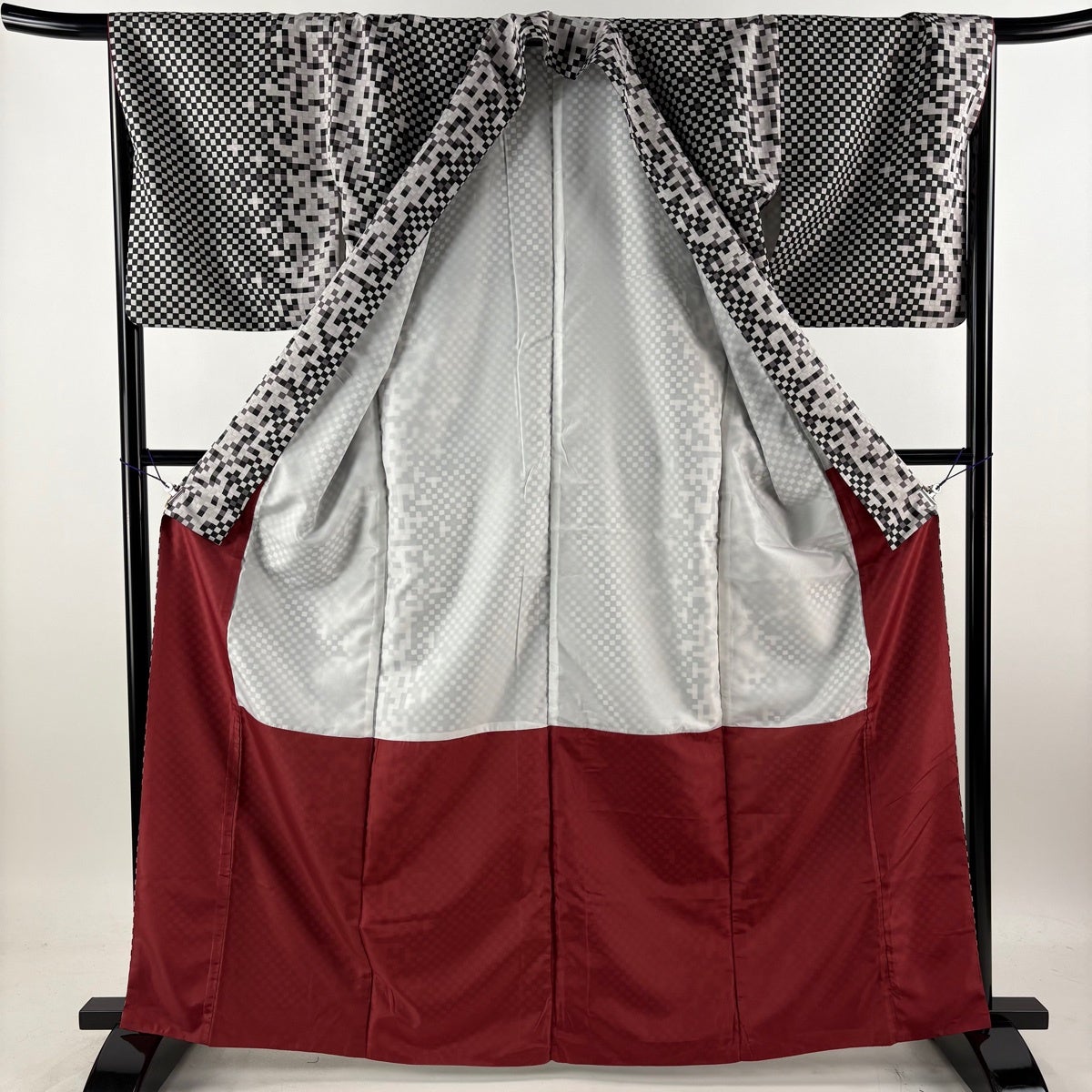美品】 小紋 身丈164cm 裄丈67.5cm L 袷 洗える着物 市松 幾何学 墨色