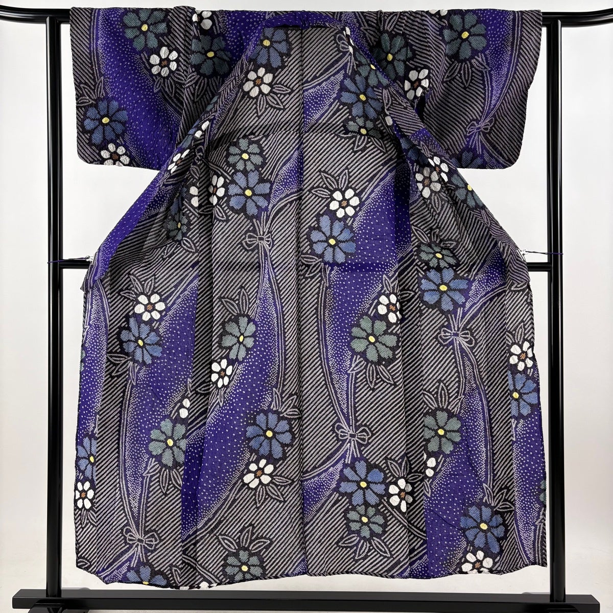 30%OFF 浴衣 身丈151cm 裄丈61cm S 絞り浴衣 草花 紫 綿 名品 K30