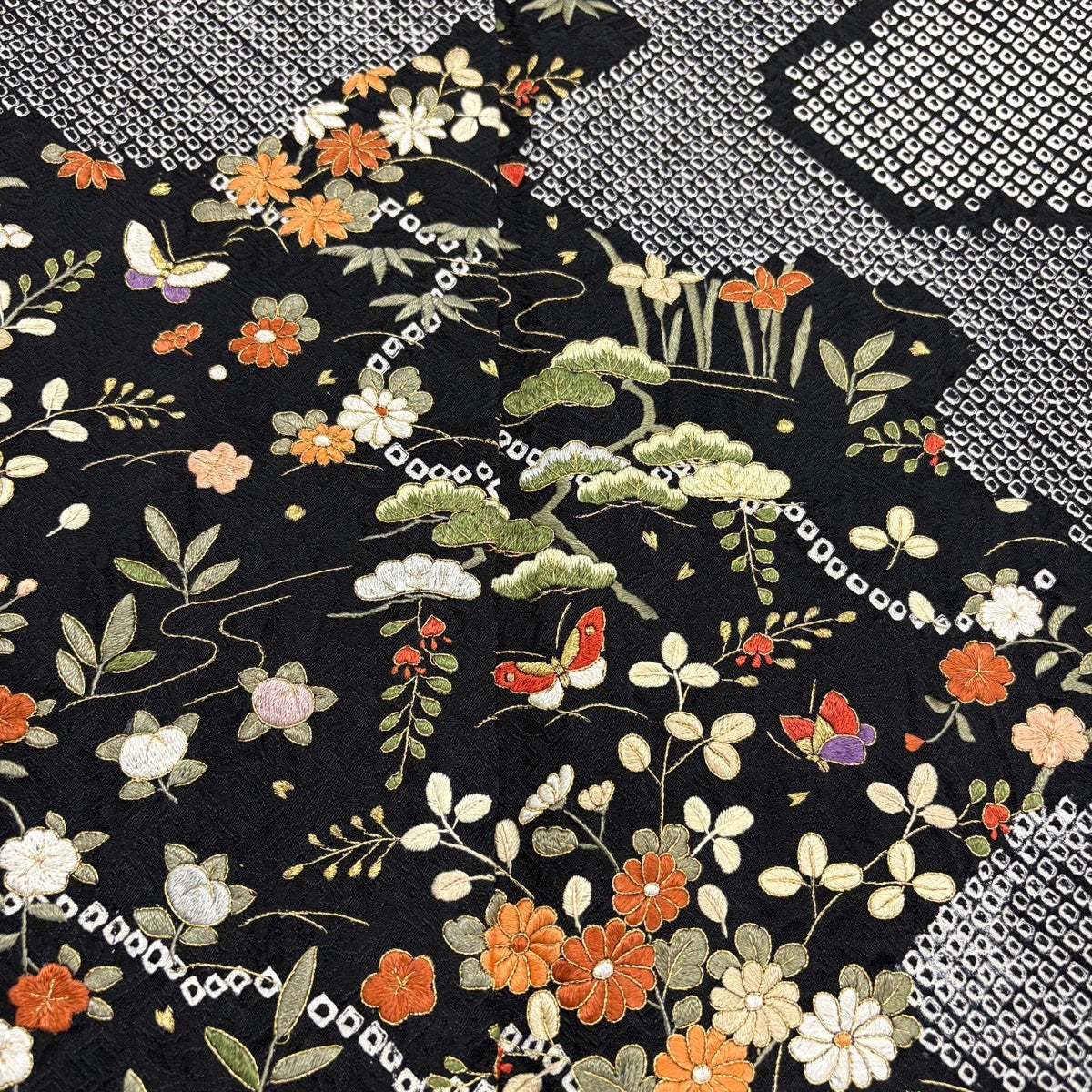 訪問着 身丈158cm 裄丈65cm M 袷 松竹梅 菊 刺繍 絞り 黒 正絹 秀品