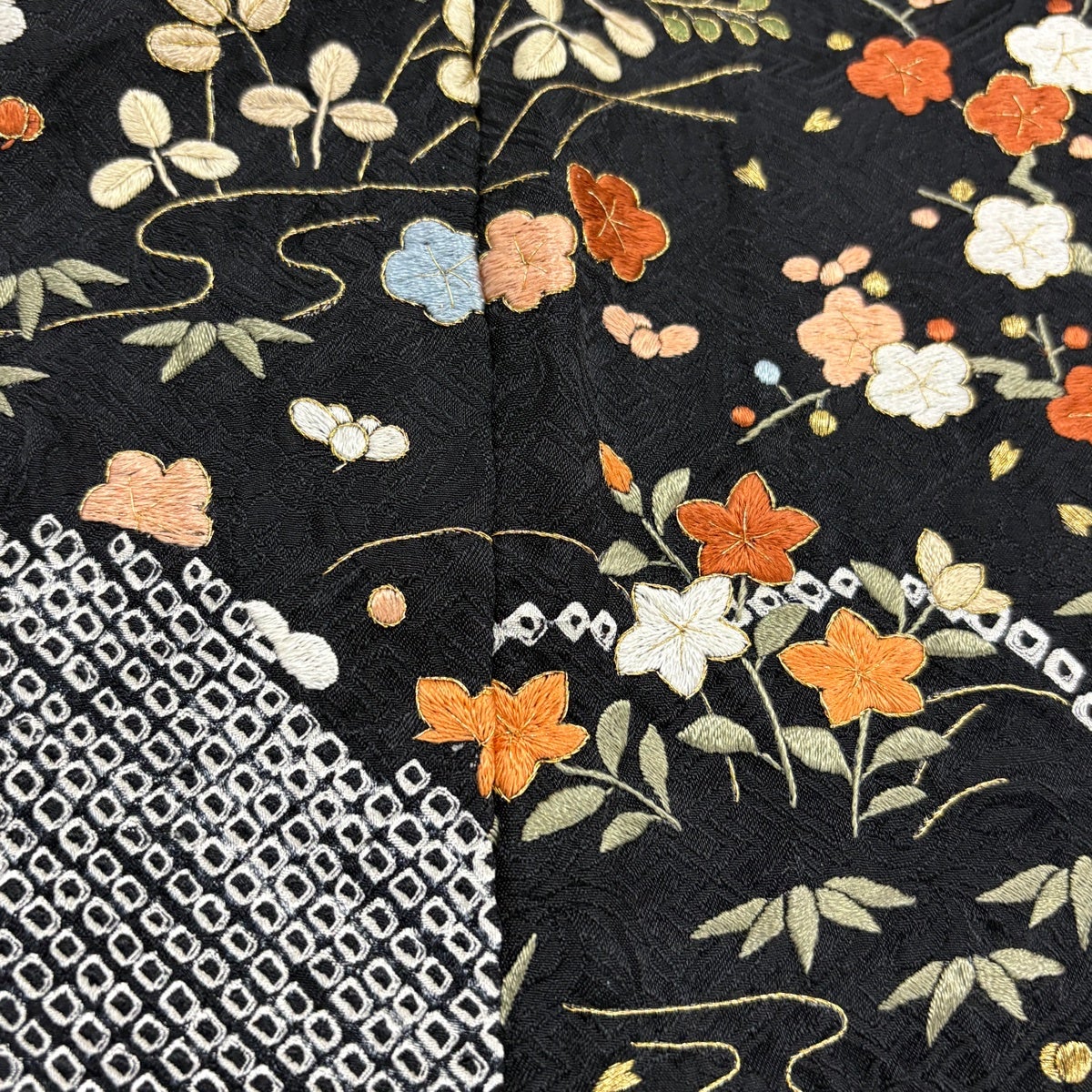 訪問着 身丈158cm 裄丈65cm M 袷 松竹梅 菊 刺繍 絞り 黒 正絹 秀品