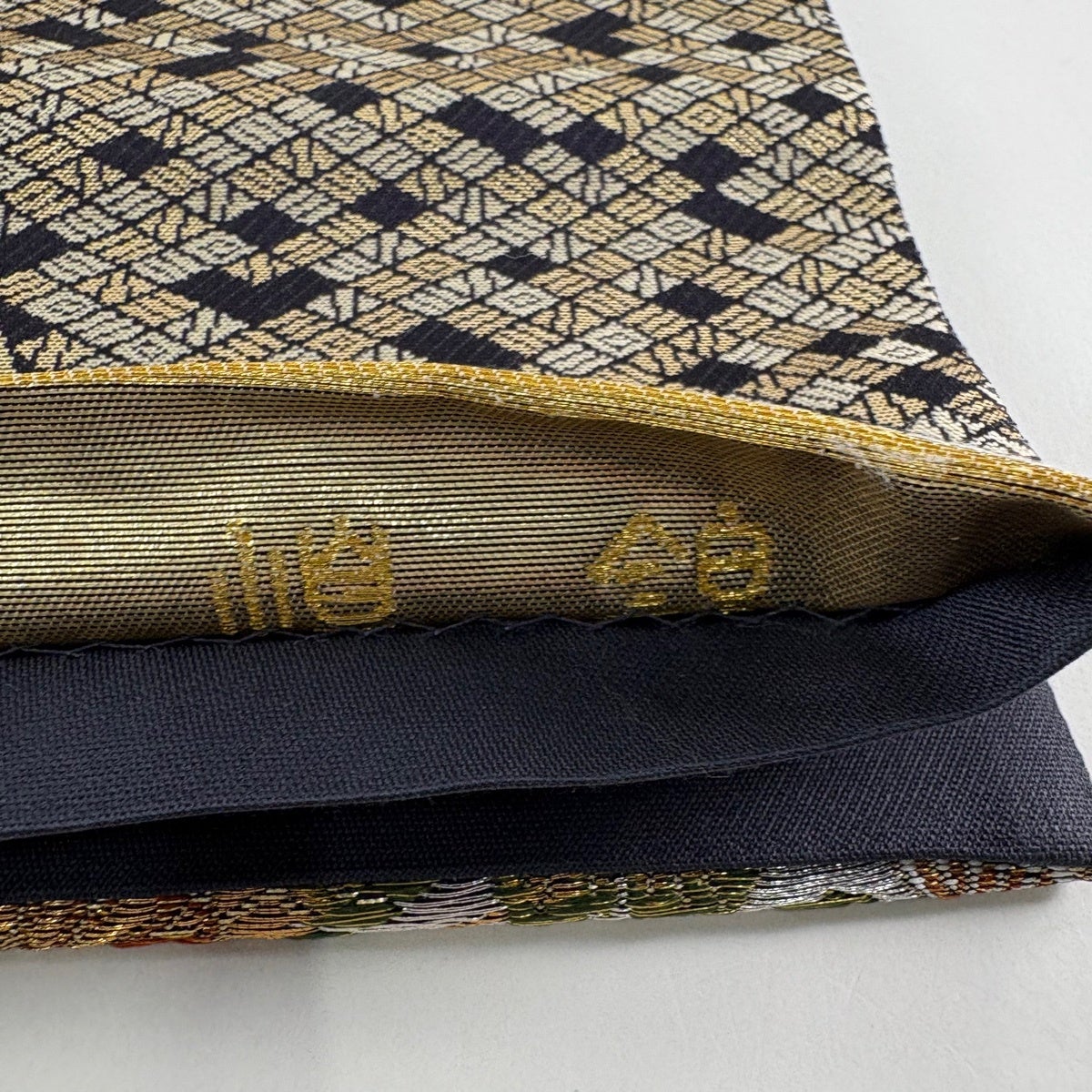 美品】 袋帯 秀品 関西仕立て 草花 雪輪 箔 金銀糸 黒 六通 正絹｜中古