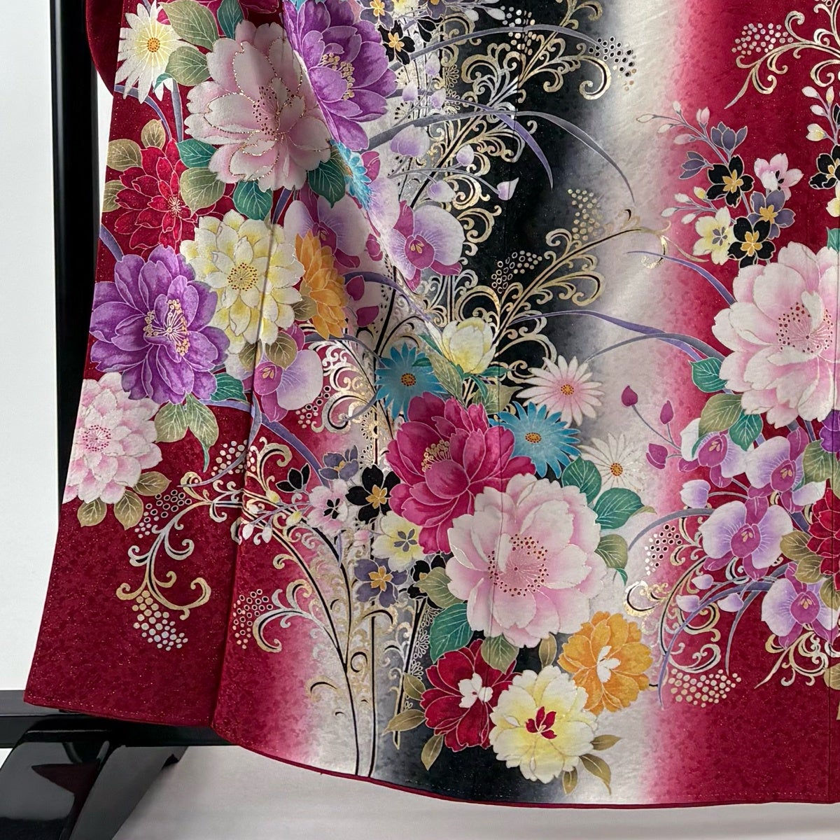 振袖 身丈161.5cm 裄丈66cm M 袷 牡丹 花唐草 箔 金銀彩 赤 正絹 名品