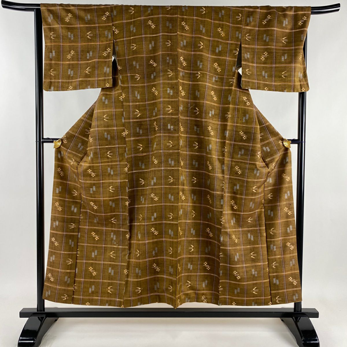 紬 身丈155cm 裄丈67.5cm L 袷 格子 燕 黄土色 正絹 秀品|中古・古着