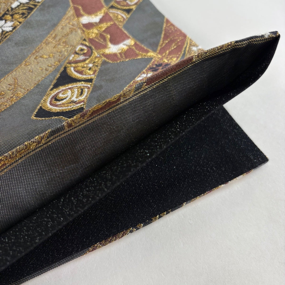 美品】 袋帯 秀品 蔓帯 宝尽くし 箔 唐織 黒灰 六通 正絹｜中古・古着