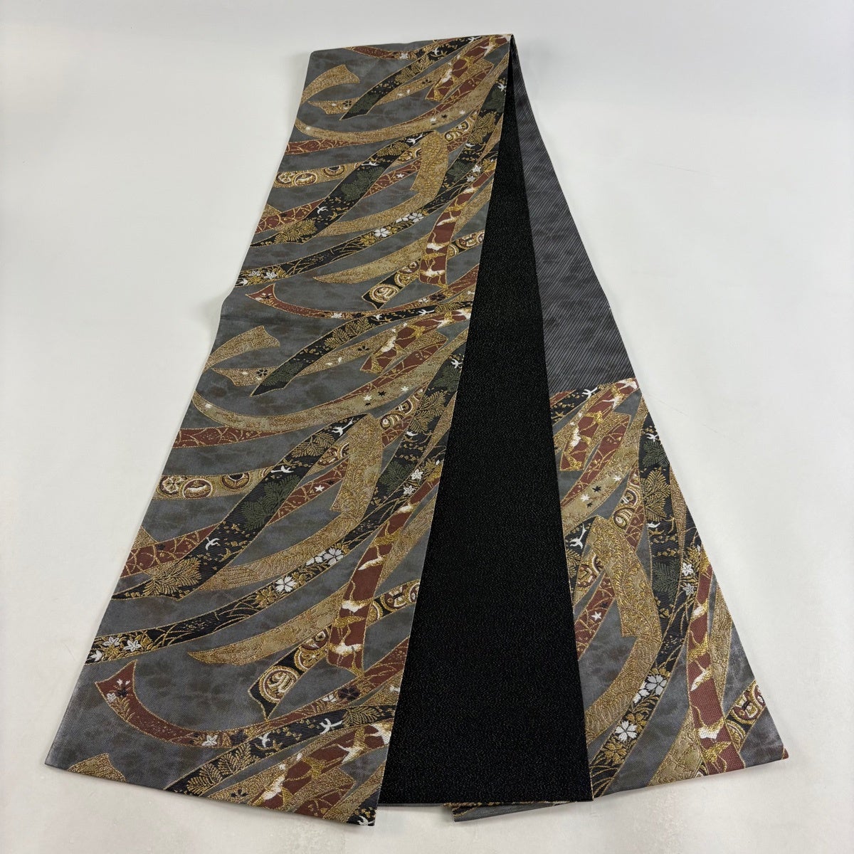 美品】 袋帯 秀品 蔓帯 宝尽くし 箔 唐織 黒灰 六通 正絹｜中古・古着