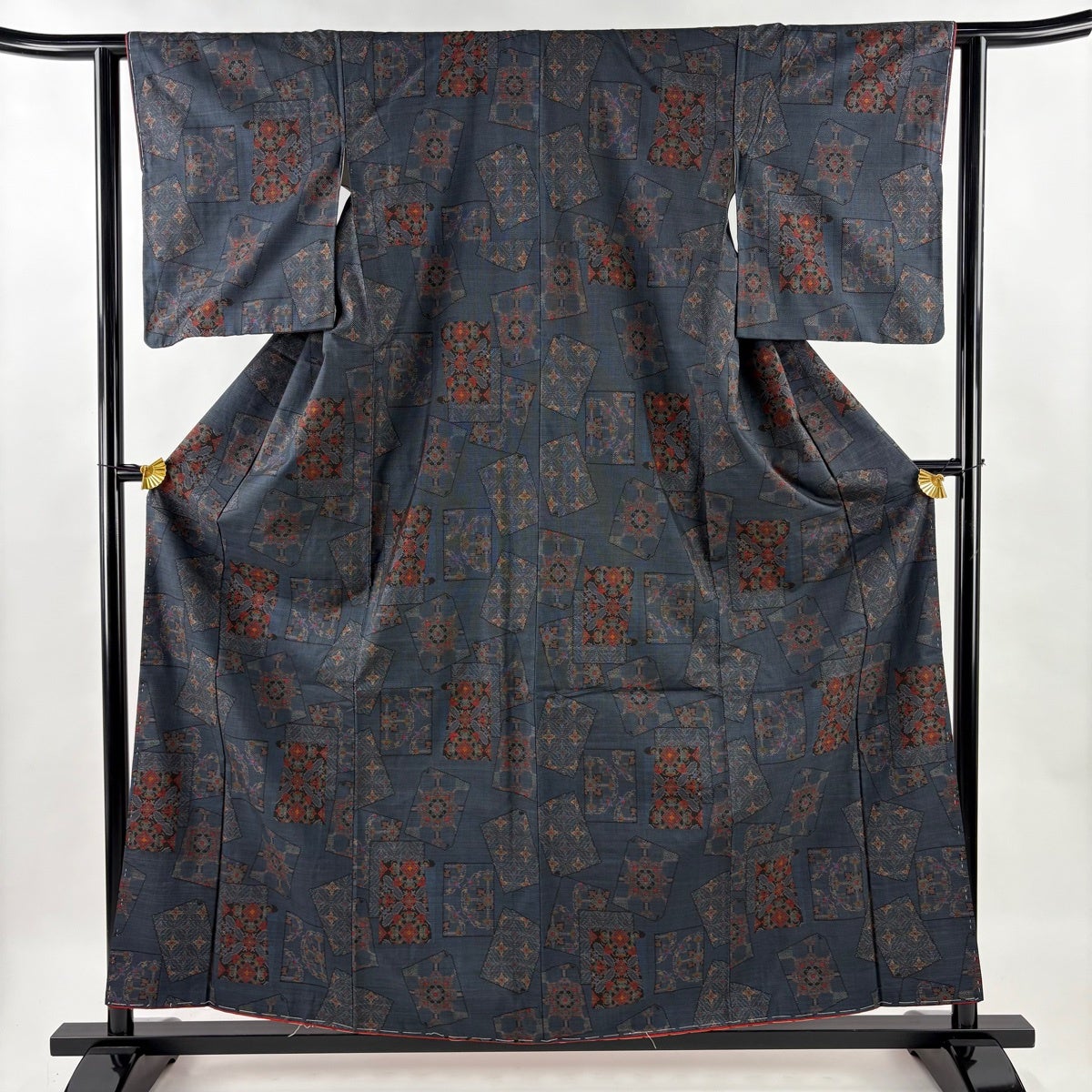 大島紬 美品 逸品 身丈166cm 裄丈63.5cm 正絹 【中古】 美品】 小紋 身丈155cm 裄丈62cm S 袷 大島紬地 証紙あり 花 灰紫 正絹