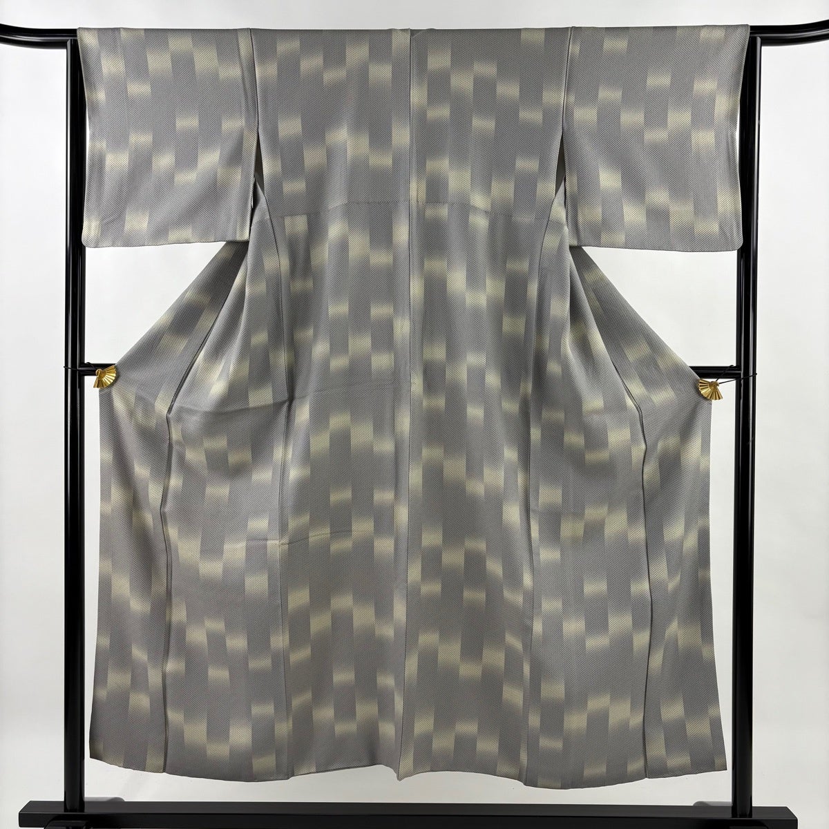 お召 身丈158.5cm 裄丈63.5cm S 袷 幾何学模様 灰茶 正絹 逸品｜中古