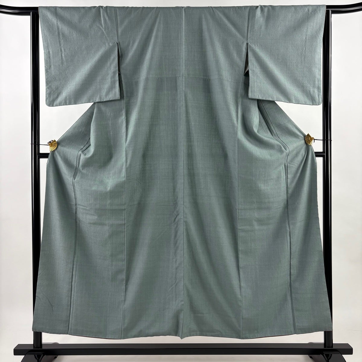 結城紬 身丈164cm 裄丈65cm M 正絹 名品 美品】 結城紬 身丈164cm 裄丈65cm M 袷 証紙あり 草花 流水 薄