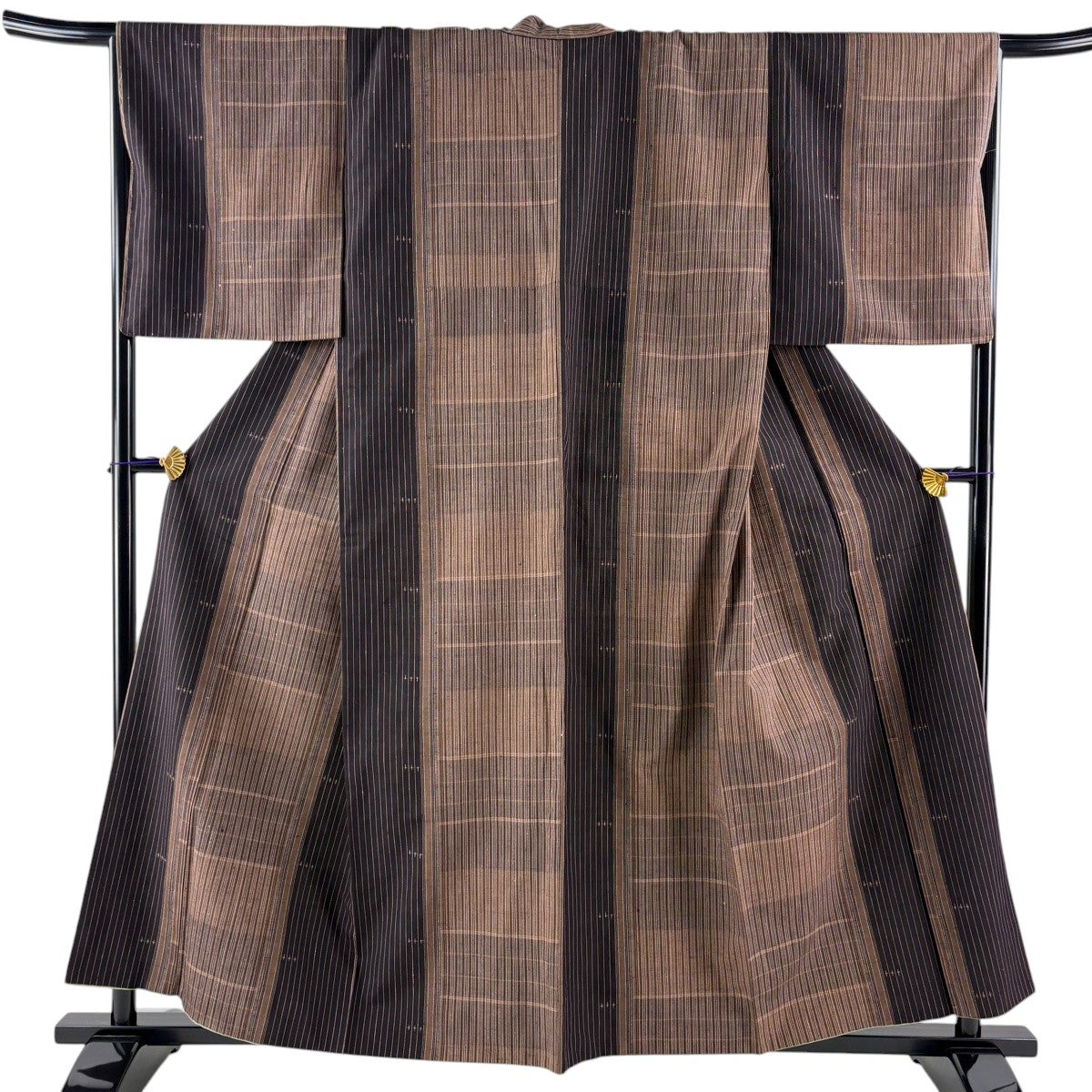 美品】 紬 身丈157cm 裄丈66.5cm M 袷 鈴乃屋 縦縞 十字絣 焦茶色 正絹