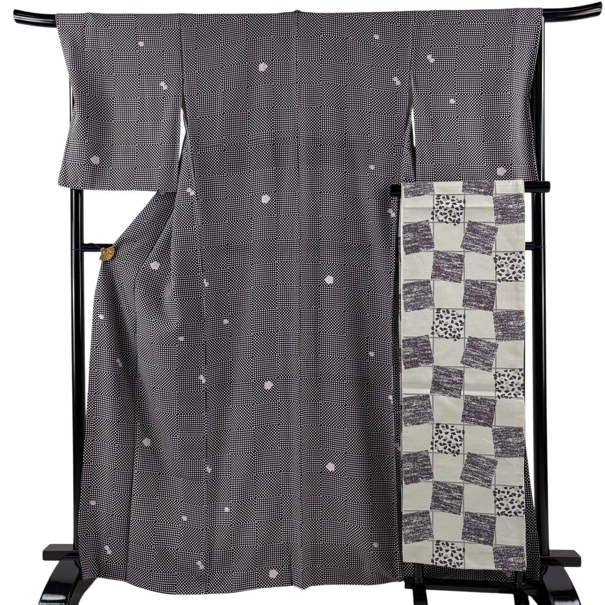 ★専用★未使用品 小紋 総絞り 白黒 花文 身丈165cm 裄丈68.5cm 美品】 小紋 身丈167cm 裄丈67cm M 袷 洗える着物 桜 縞 黒 化繊 優品
