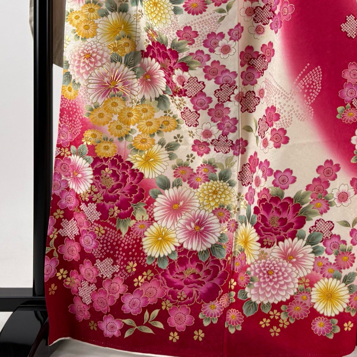 美品】 振袖 身丈167cm 裄丈66.5cm M 袷 菊 桜 銀通し 金糸 ピンク