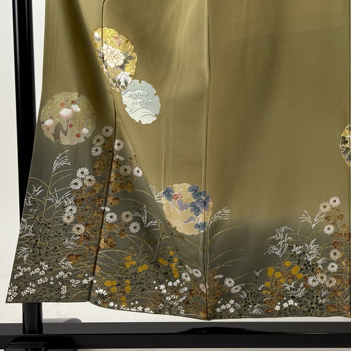 色留袖 身丈154cm 裄丈63cm S 袷 雪輪 牡丹 金糸 金銀彩 茶緑色 正絹