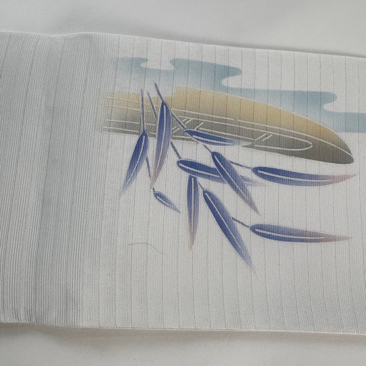 美品】 名古屋帯 秀品 落款あり 夏帯 絽 舟 笹 銀彩 白 正絹｜中古