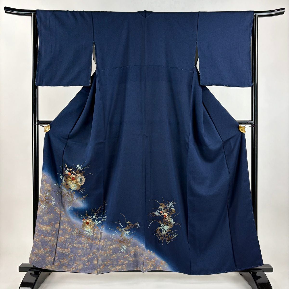 訪問着 身丈159cm 裄丈64.5cm M 袷 雪輪 秋草 刺繍 金彩 紺色 正絹 秀