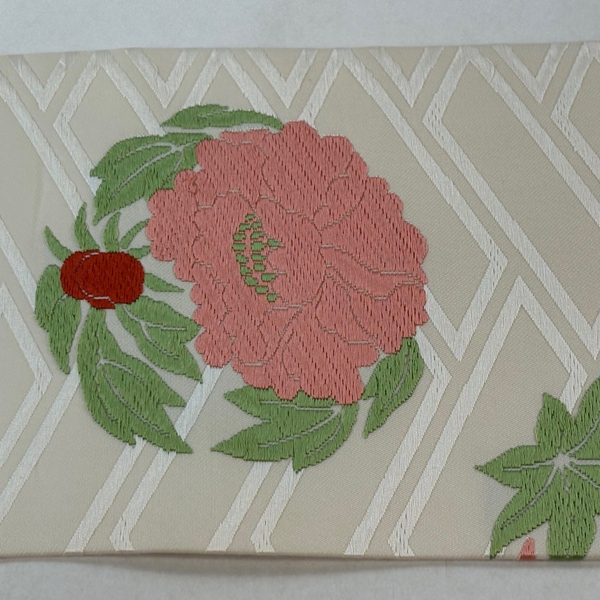 名古屋帯 逸品 人間国宝 喜多川平朗 花丸文 牡丹 刺繍 クリーム 正絹