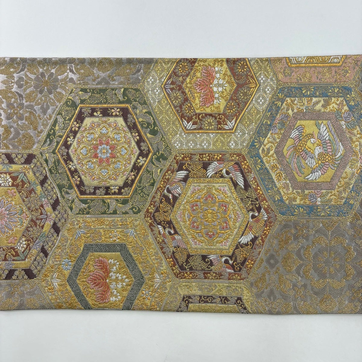 【未使用品】袋帯　金華山輪奈織　大華文　多色キラキラ　六通 美品】 袋帯 名品 輪奈織 亀甲 華文 金糸 箔 金色 六通 正絹｜中古