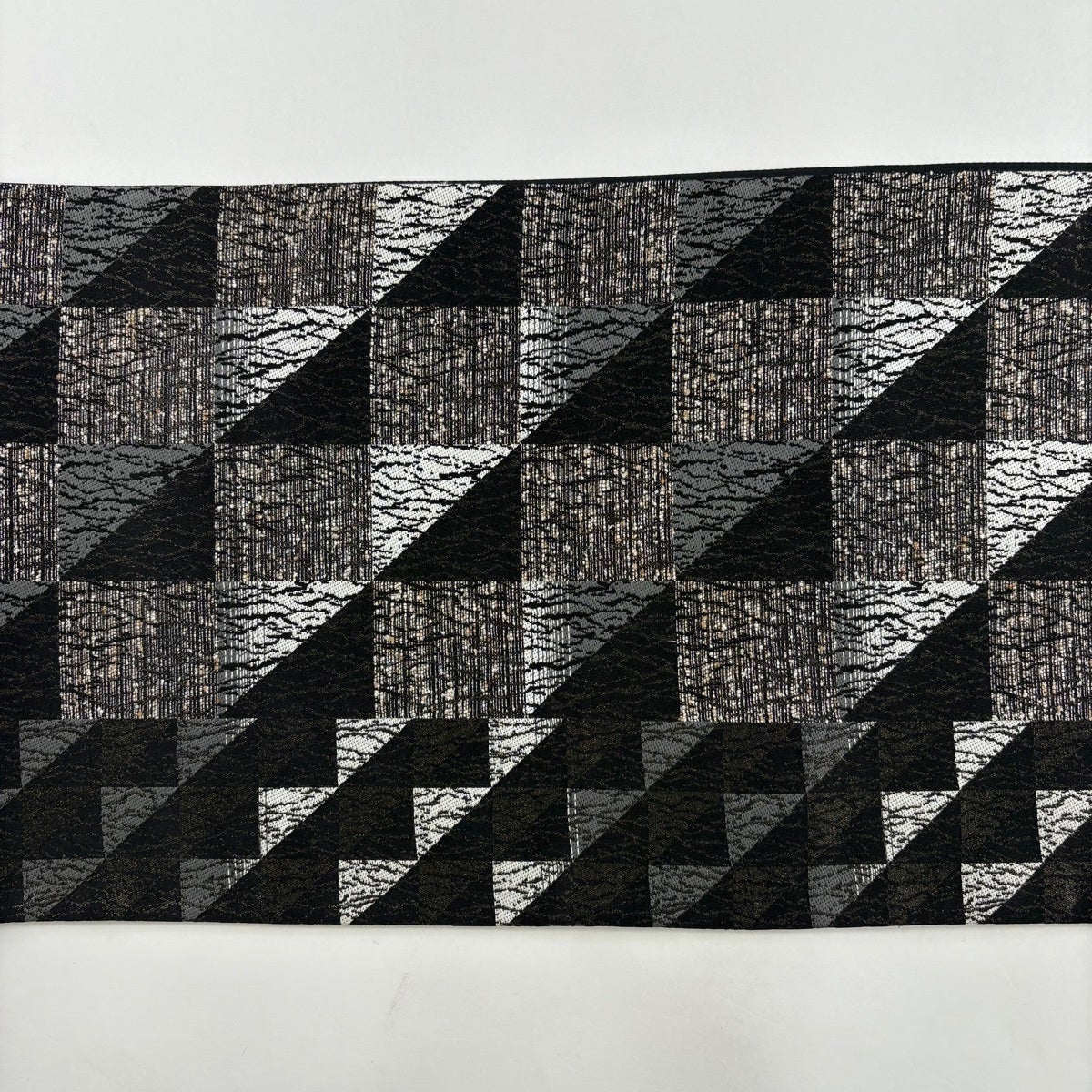 美品】 袋帯 名品 証紙あり 市松 幾何学 箔 黒灰 六通 正絹｜中古
