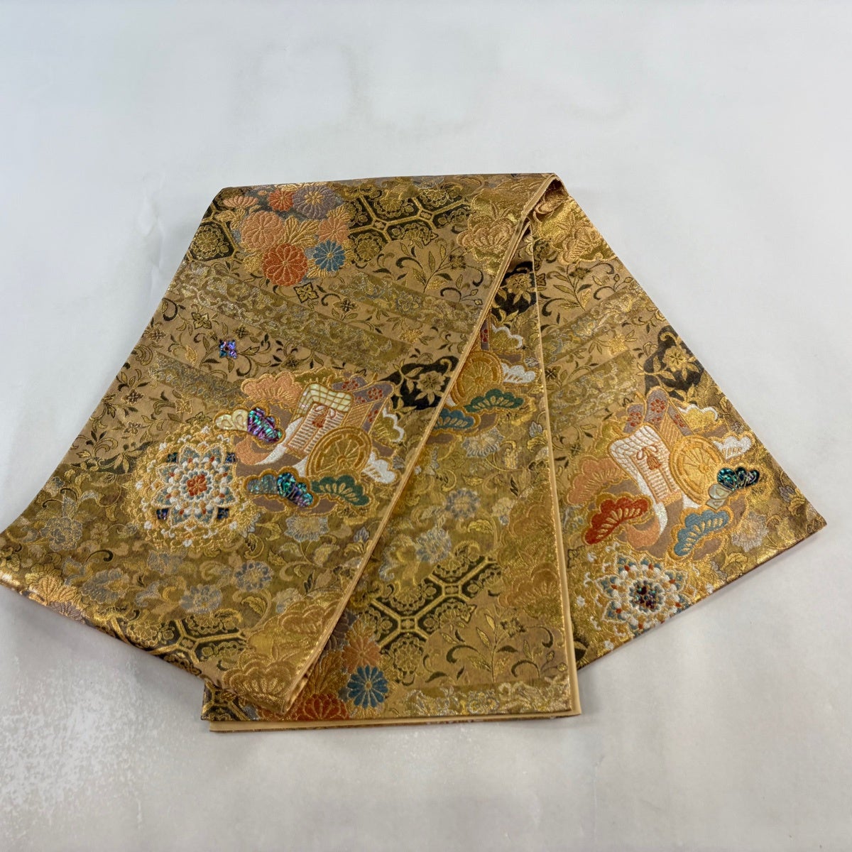 袋帯 名品 御所車 花唐草 螺鈿 箔 金茶 お太鼓柄 正絹｜中古・古着