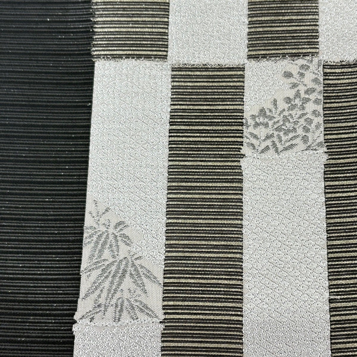 美品】 袋帯 名品 夏帯 絽 竹 草花 金銀糸 箔 黒 六通 正絹｜中古
