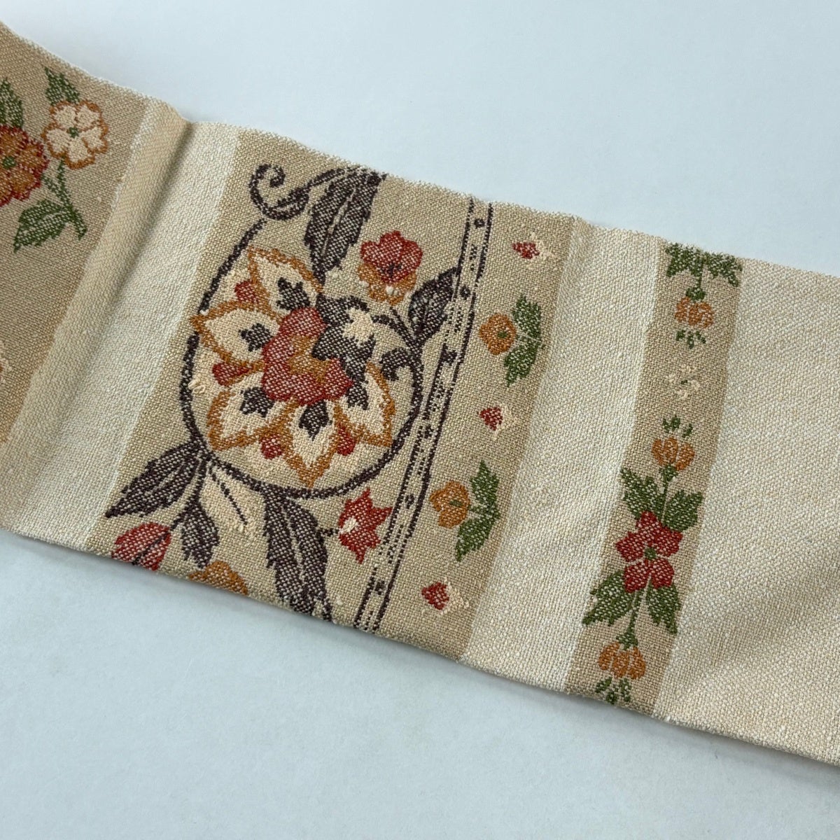 名古屋帯 優品 花唐草 草花 ベージュ 正絹｜中古・古着・リサイクル