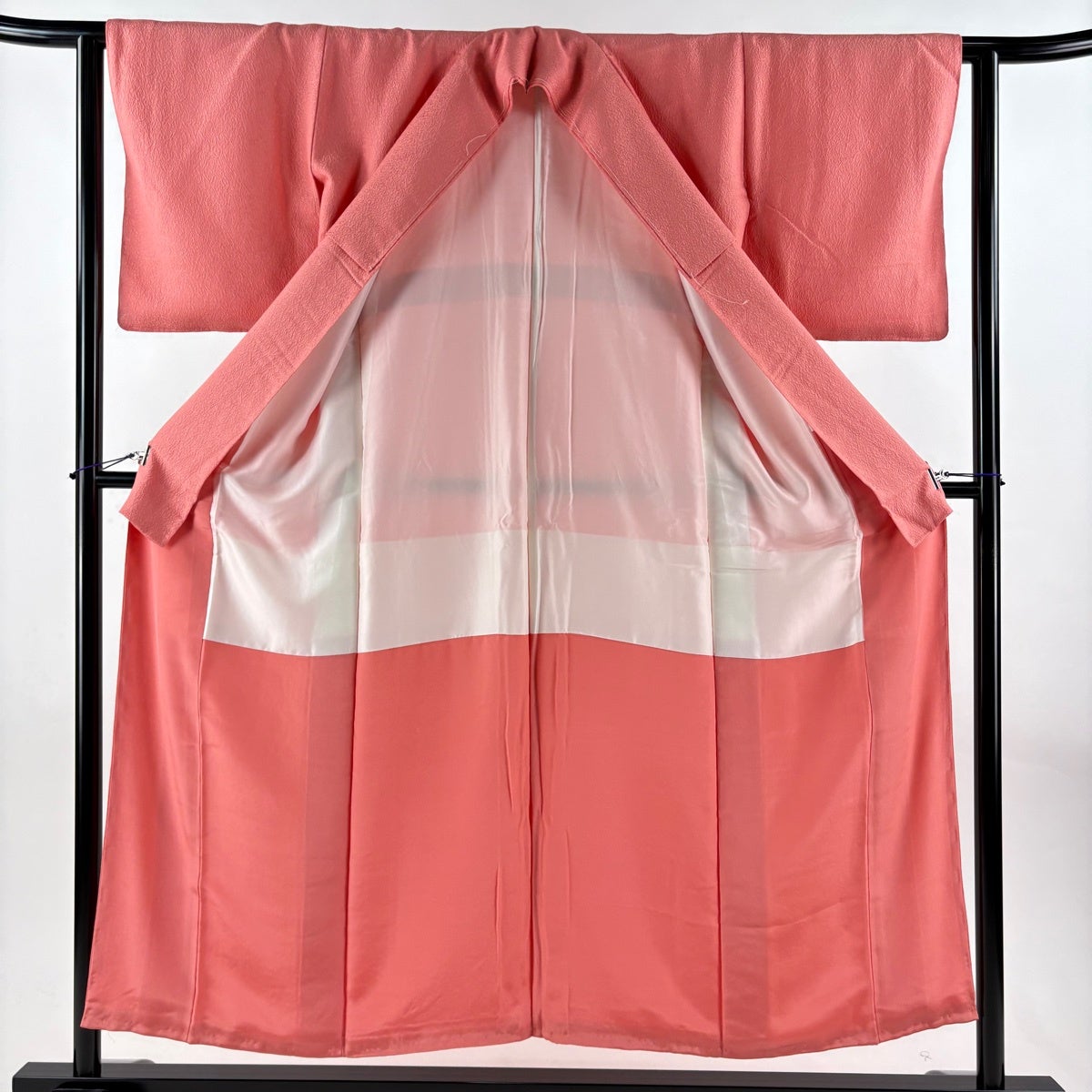 美品】 色無地 身丈152cm 裄丈62cm S 袷 地紋 ピンク 正絹 優品 一つ紋