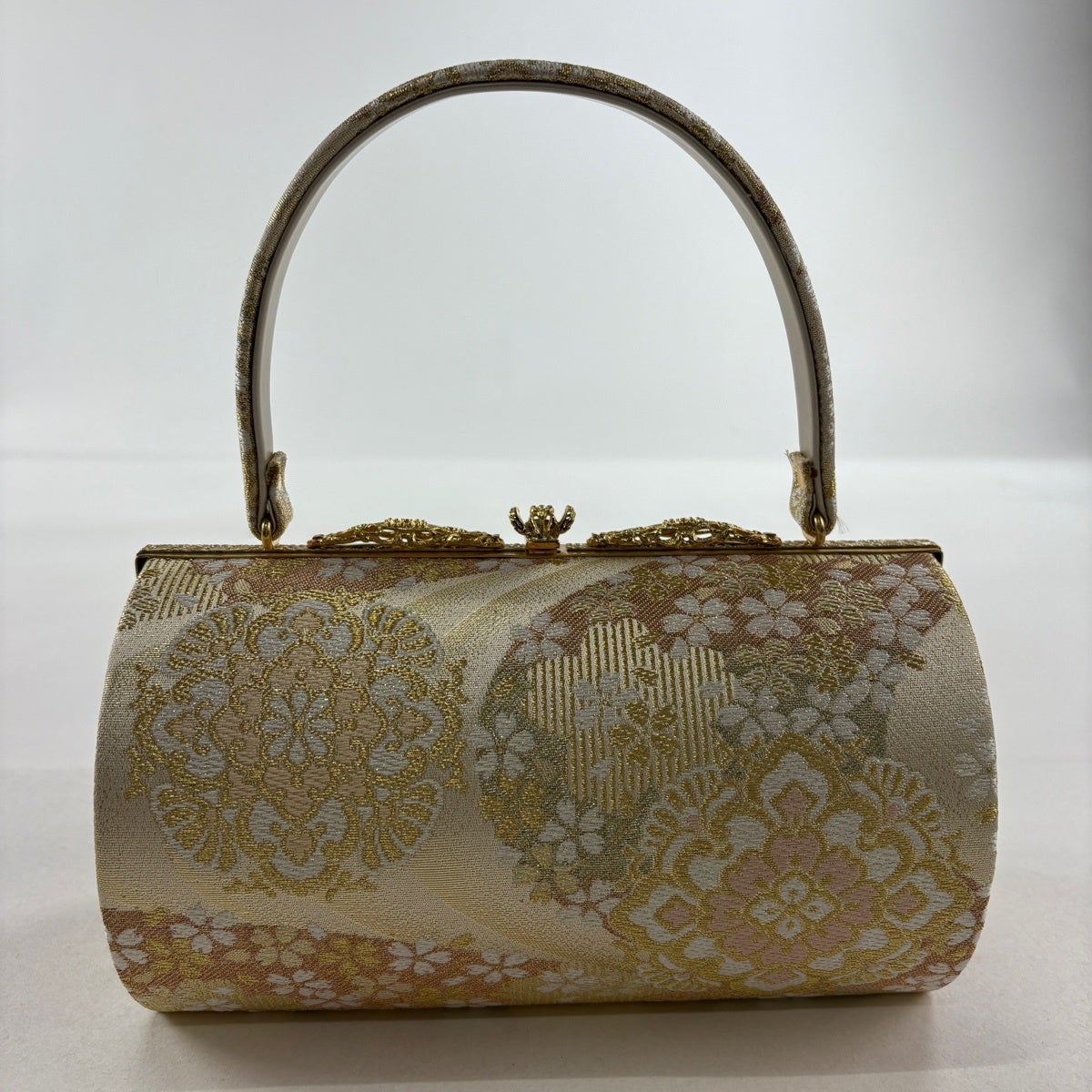 【最終価格】和装バック　古典柄 美品】和装バッグ 優品 フォーマル 華文 桜 金糸 箔 金色 正絹 和装