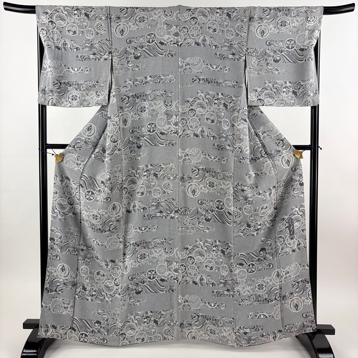 小紋 美品 名品 身丈164.5cm 裄丈67.5cm 正絹 【中古】 美品】 小紋 身丈164.5cm 裄丈64cm M 袷 藤林徳扇 落款あり 花 箔 薄