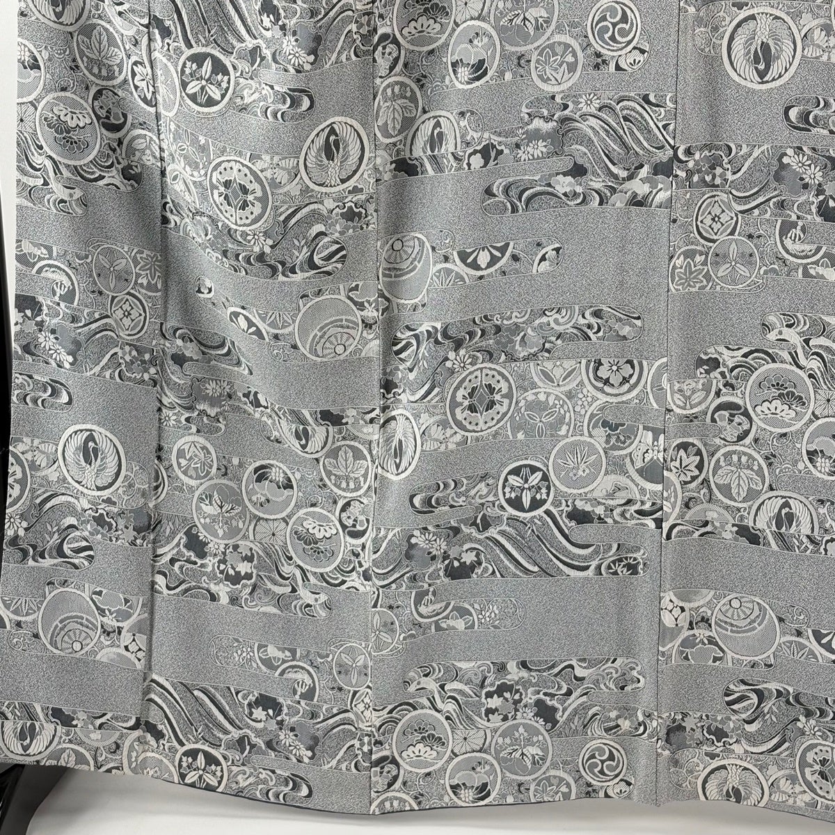 小紋 身丈164cm 裄丈67.5cm 正絹 名品 【中古】 小紋 身丈164cm 裄丈67.5cm L 袷 霜鳥忍 落款あり 鳥 草花 彩天目織