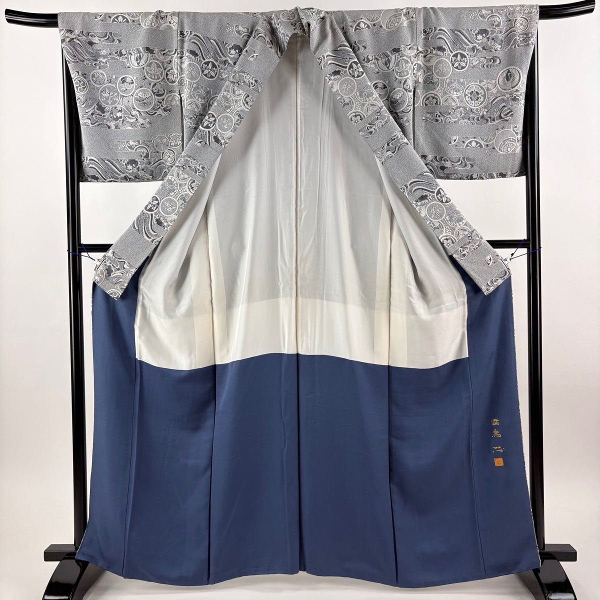 小紋 身丈164cm 裄丈67.5cm 正絹 名品 【中古】 小紋 身丈164cm 裄丈67.5cm L 袷 霜鳥忍 落款あり 鳥 草花 彩天目織