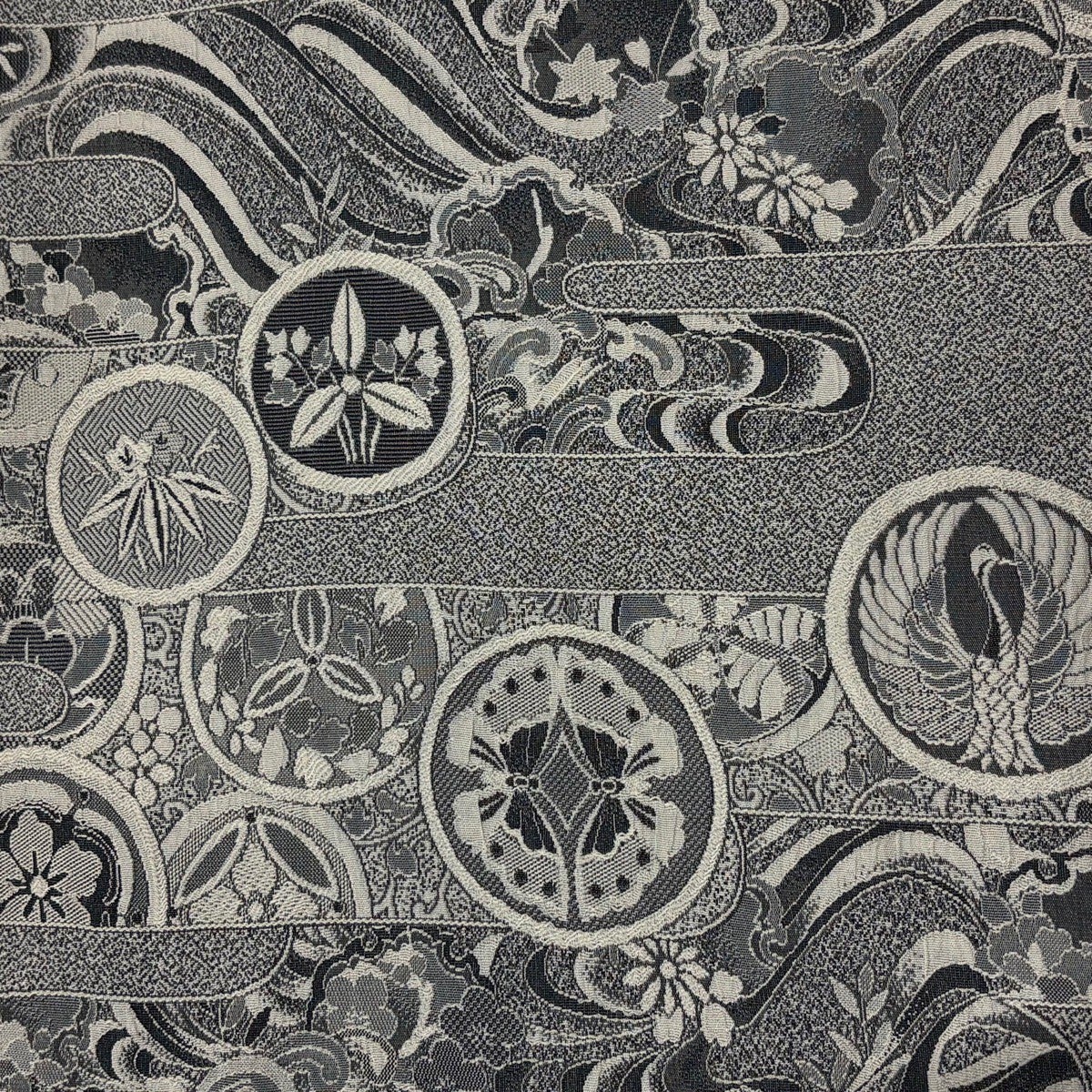 小紋　日本画家　霜鳥忍　彩天目織　刺繍一つ紋　落ち着きのある上品な地色　未着用 未使用 小紋 日本画家 霜鳥忍 彩天目織 刺繍一つ紋 落ち着きの