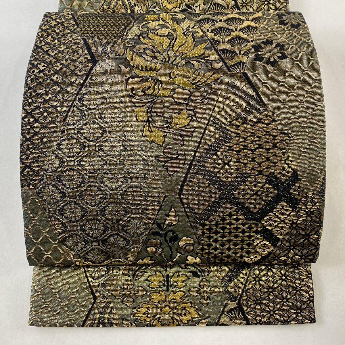 袋帯 美品 逸品 誉田屋源兵衛 落款あり 曜変天目箔 草花 有職文様 金