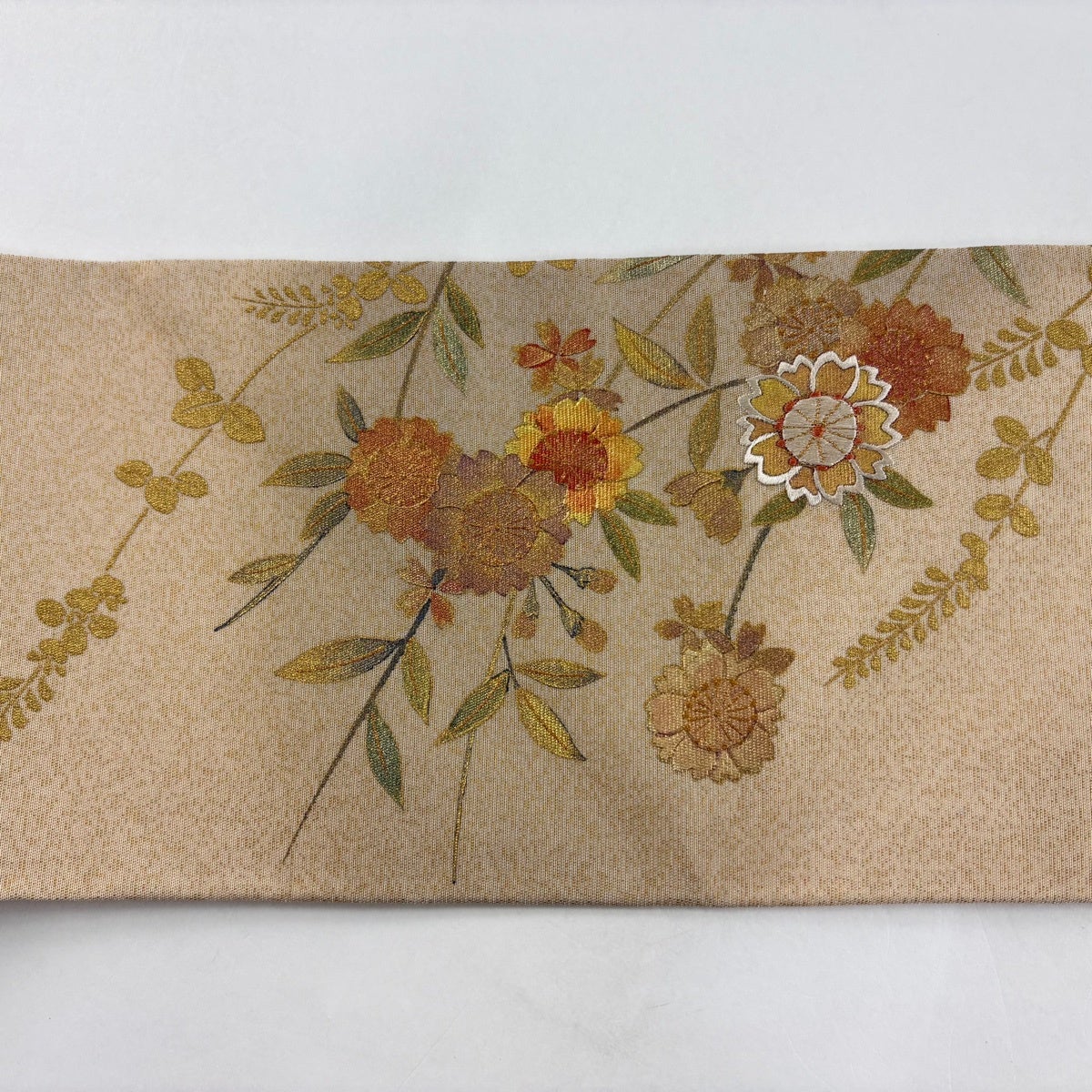 名古屋帯 秀品 関西仕立て 桜 萩 刺繍 金糸 薄茶色 正絹|中古・古着 名古屋帯 秀品 関西仕立て 桜 萩 刺繍 金糸 薄茶色 正絹|中古・古着