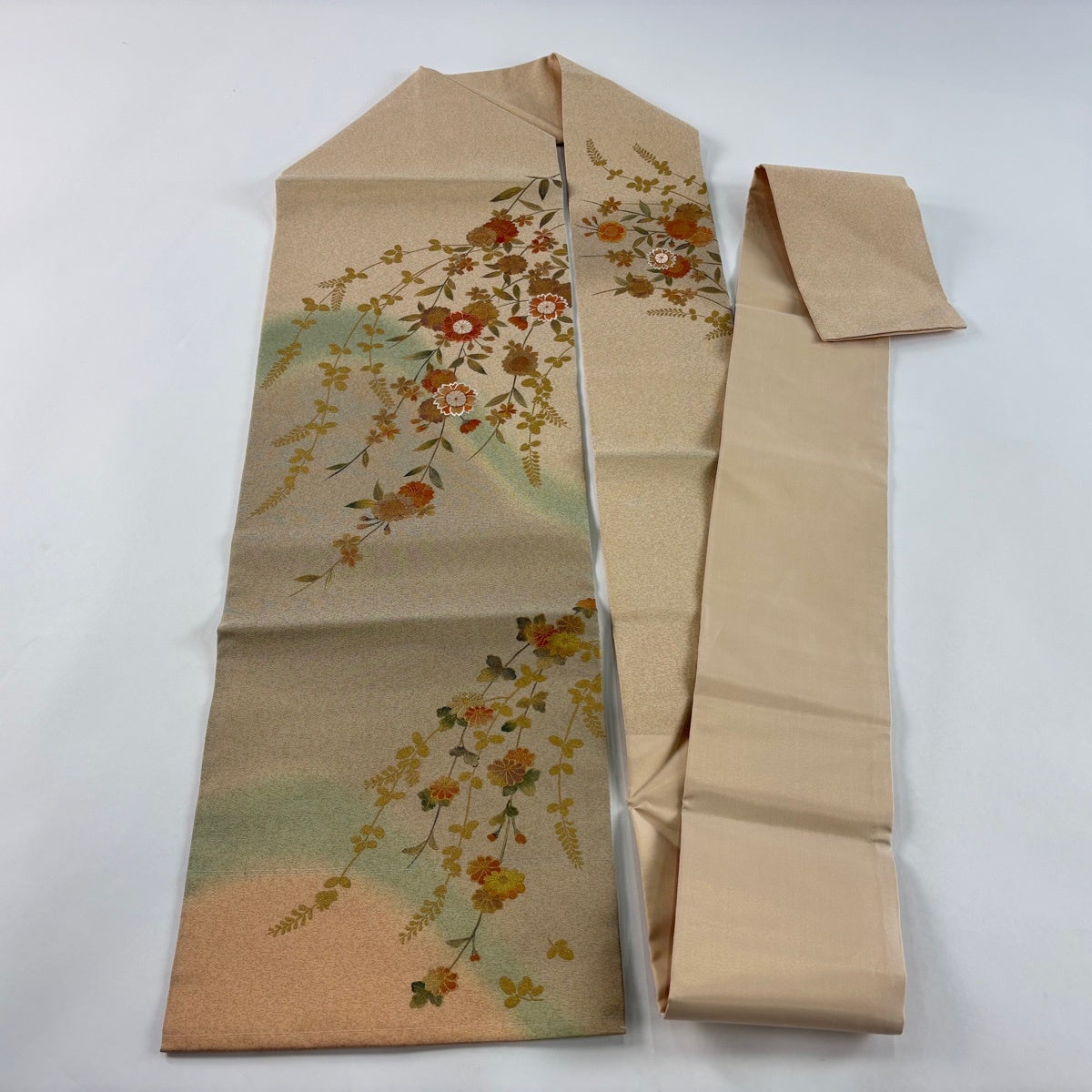 名古屋帯 秀品 関西仕立て 桜 萩 刺繍 金糸 薄茶色 正絹｜中古・古着