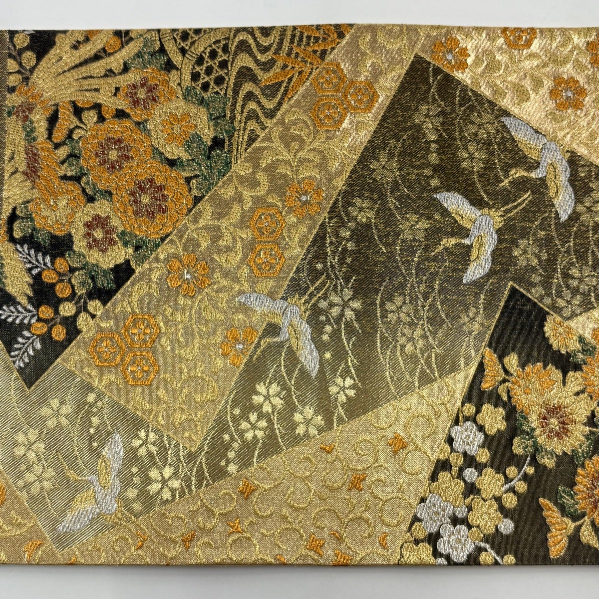正絹　袋帯　黒地に花唐草　金 在庫一掃】 【美品】 袋帯 秀品 鳥 花唐草 金糸 箔 金色 六通 正絹