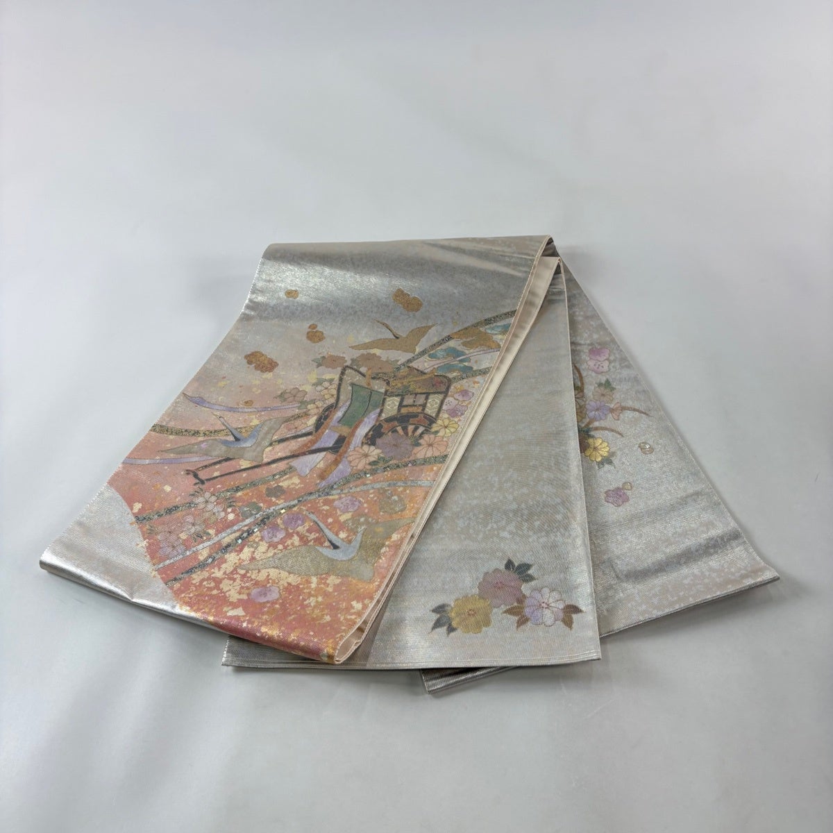 美品】 袋帯 秀品 御所車 鶴 箔 螺鈿 サーモンピンク お太鼓柄 正絹